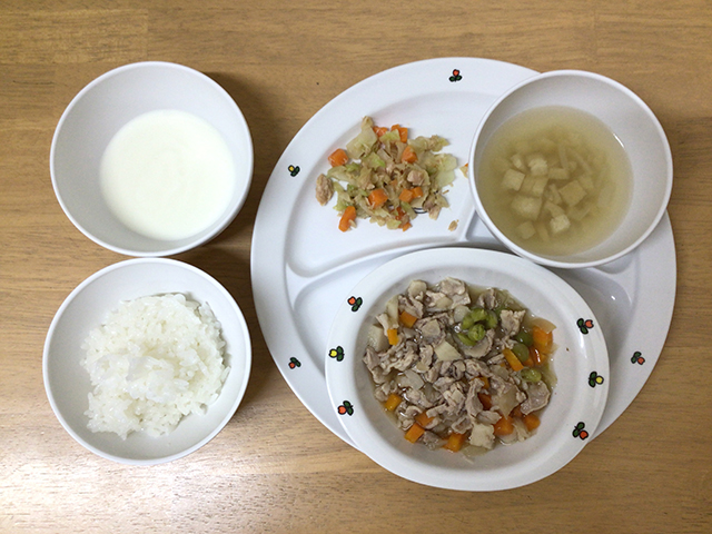 豚肉と野菜の煮物