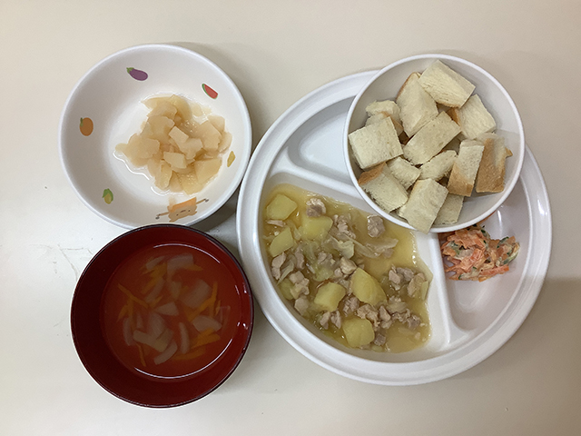 じゃがいもとキャベツの煮物