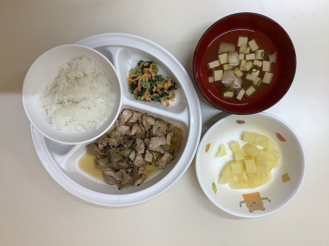 鶏肉の胡麻照り焼き